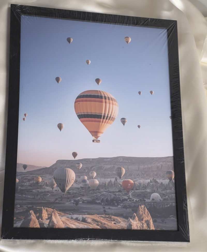 black picture frames – modern lightweight wall  display