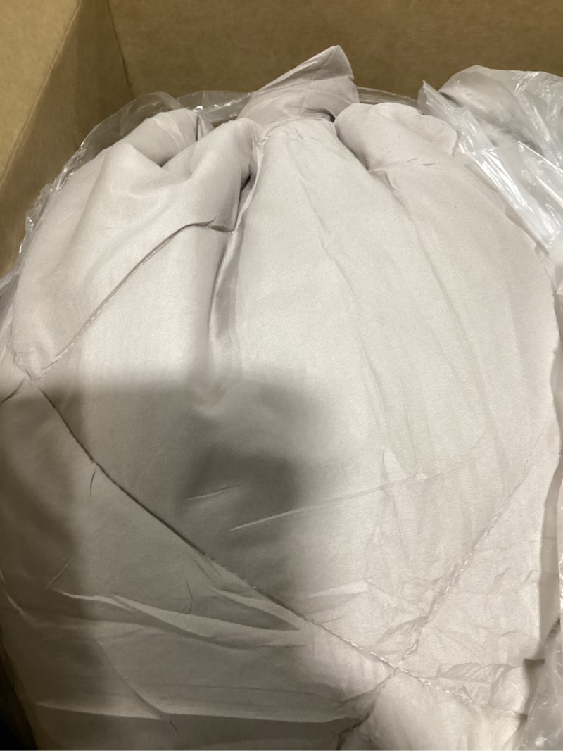 Condition photo showing As Is for Love's cabin Twin XL Comforter Set Burlwood, 5 Pieces Twin XL Bed in a Bag, All Season Twin XL Bedding Sets with 1 Comforter, 1 Flat Sheet, 1 Fitted Sheet, 1 Pillowcase and 1 Pillow Sham Twin XL Burlwood