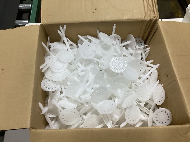 Condition photo showing Good Condition for wonderjune 500 pcs 10 cm heavy duty plastic insulation masonry fasteners, durable anchors fasteners for fixing and fastening rigid foam insulation board panels