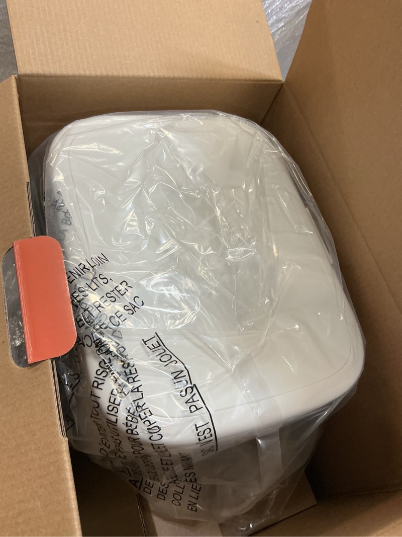 Condition photo showing Good Condition for beautiful 12 cup programmable coffee maker  white icing by drew barrymore