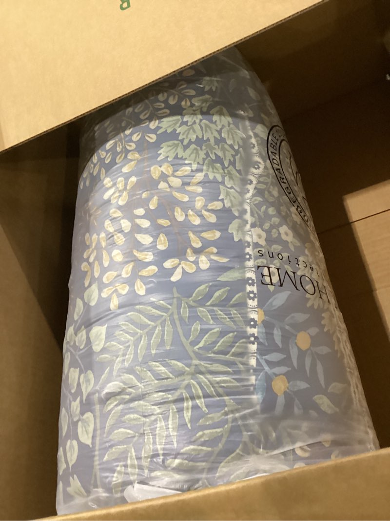 Condition photo showing Good Condition for levtex home english forest navy reversible full/queen comforter set (90x94in) with 2 pillowcases (26x20in) - floral bedding - navy, green - rayon full/queen size comforter set - soft, pre-washed