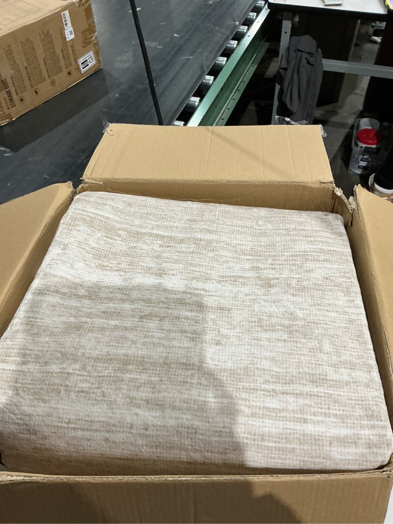 Condition photo showing Good Condition for exquisite rugs castelli hand-loomed bamboo silk/wool light beige