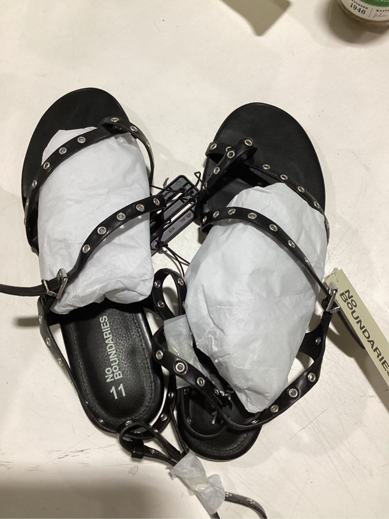 No boundaries womns size 11 sandals shoes