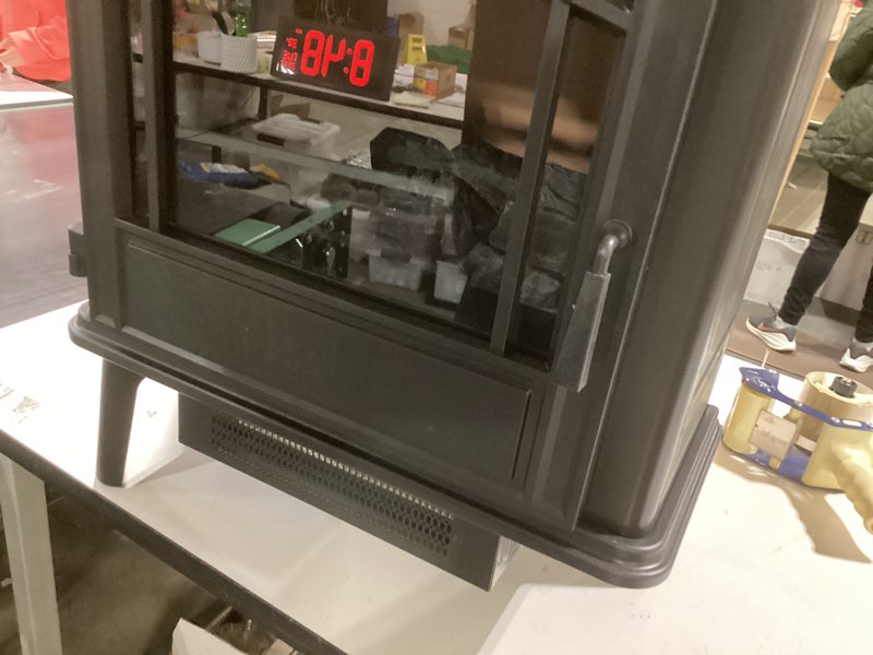 Condition photo showing Good Condition for Style Selections 20.87-in W 5200 -BTU Black Metal Flat wall Fan-forced Electric Stove with