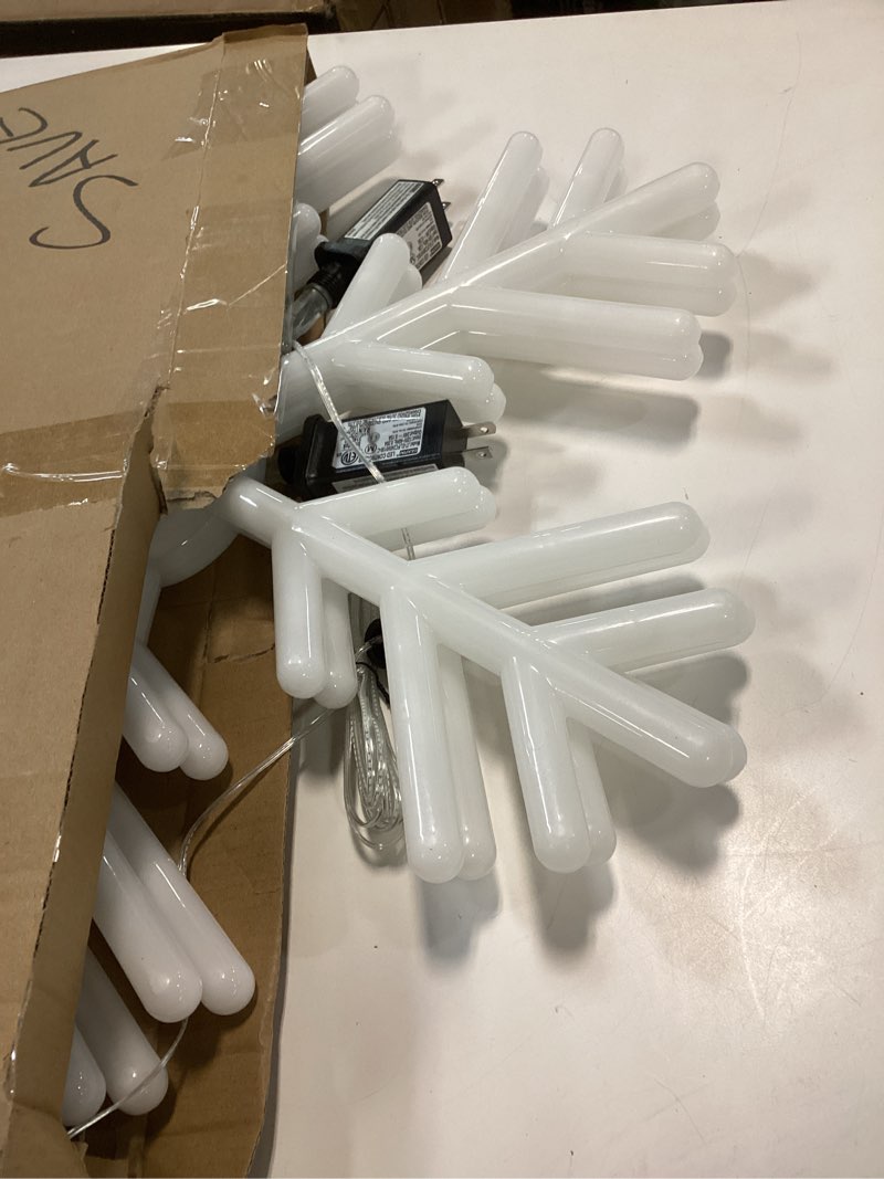 Condition photo showing Good Condition for Macarrie 2 Pcs 22 Inch LED Snowflake Lights Large Christmas Snowflake Decorations Outdoor Lighted Hanging Lights Set Plug Operated for Christmas Party Festival Home(Warm White)