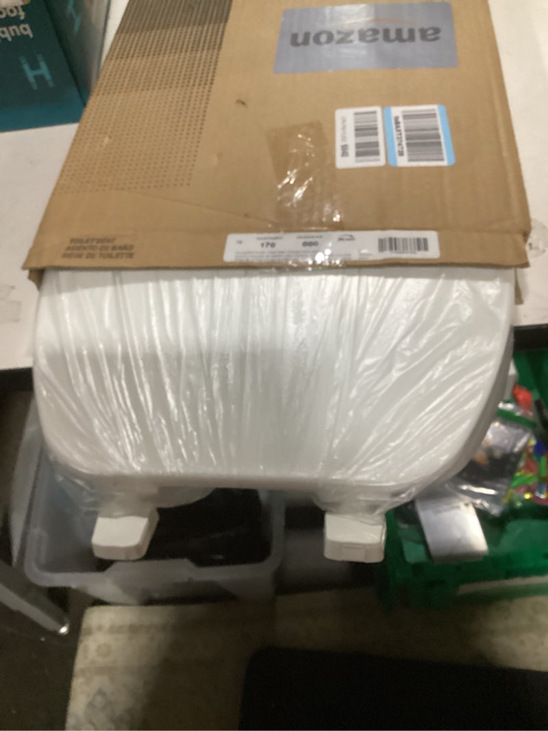 Condition photo showing Good Condition for bemis 170 000 toilet seat, elongated, plastic, white