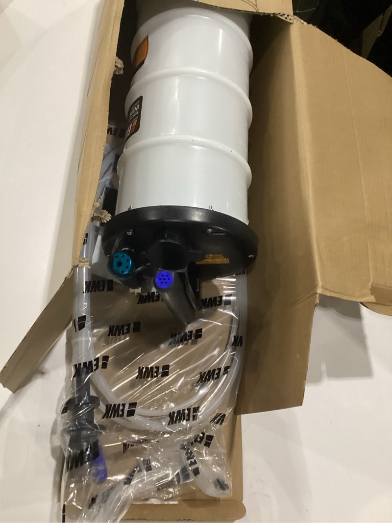 Condition photo showing Good Condition for ewk oil change kit, 6.5l pneumatic/manual oil extractor pump + 32mm low profile oil filter wrench socket, complete diy & garage solution for clean, maintenance 6.5l + 32mm oil filter wrench