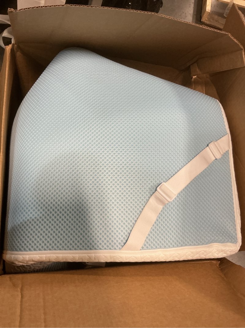 Condition photo showing Good Condition for 3 Inch Gel Memory Foam Mattress Topper Queen, Cooling Mattress Topper with Removable & Washable Bamboo Cover, CertiPUR-US Certified