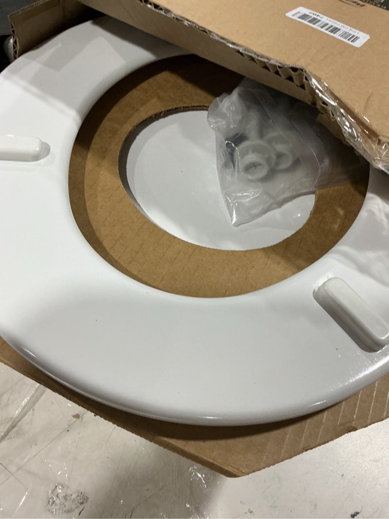 Condition photo showing As Is for bemis 500ec 390 toilet seat with easy clean & change hinges, 1 pack round, cotton white round basic