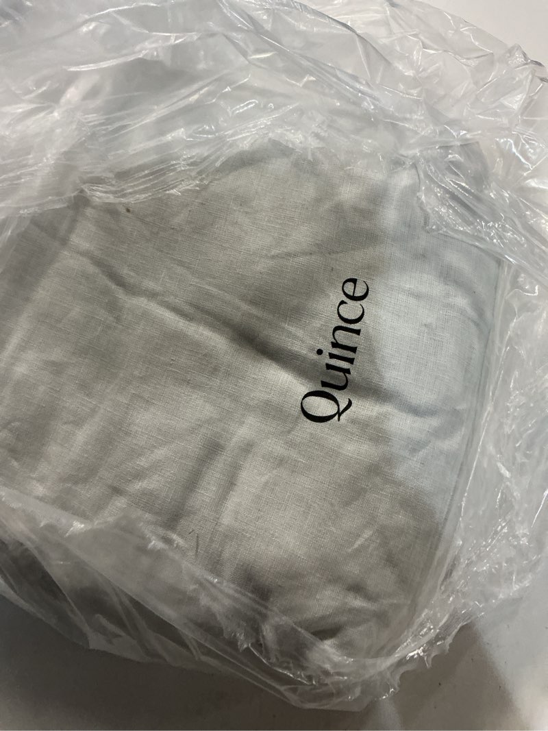 Condition photo showing Good Condition for european linen sheet set, queen, light grey