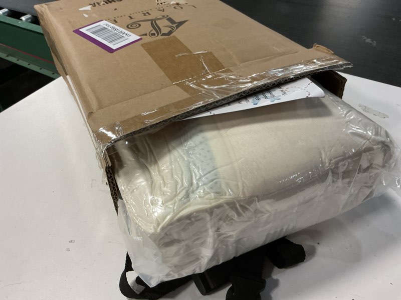 Condition photo showing Good Condition for Loartee Nursery Rug Coral Velvet Crawling Rugs Mat Area Rugs Play Crawling Mat(4'9"x4'9", Blue) for Toddler Children Play Mat Yoga Mat Exercise Pads Carpet 4'11"x4'11" Blue