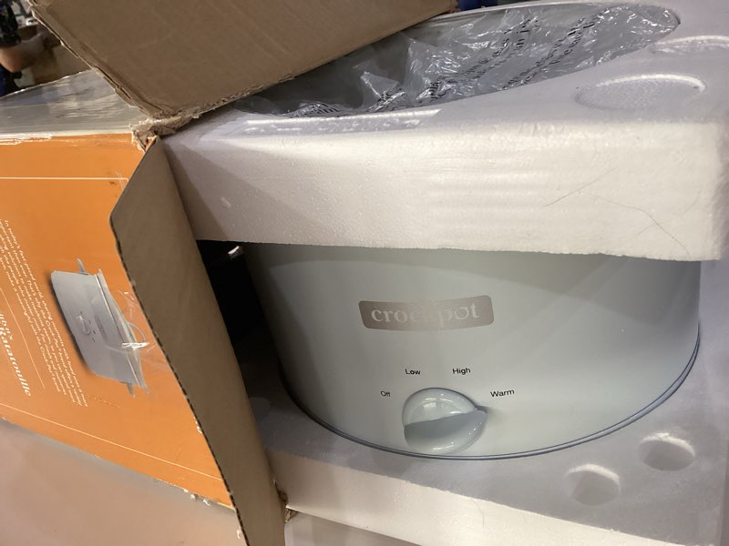 Condition photo showing New/Like New for Crock-Pot® Manual Design Series 4.5 Quart Slow Cooker, Macaroon Blue 4.5qt Macaroon