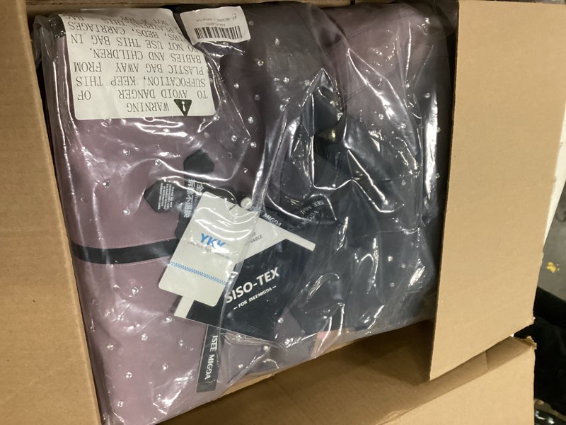 Condition photo showing New/Like New for (Size M)ISEE MIGGA Women's snow suit set of jacket and pink corner pants2