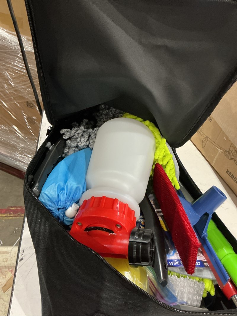 Condition photo showing Good Condition for car wash cleaning kit