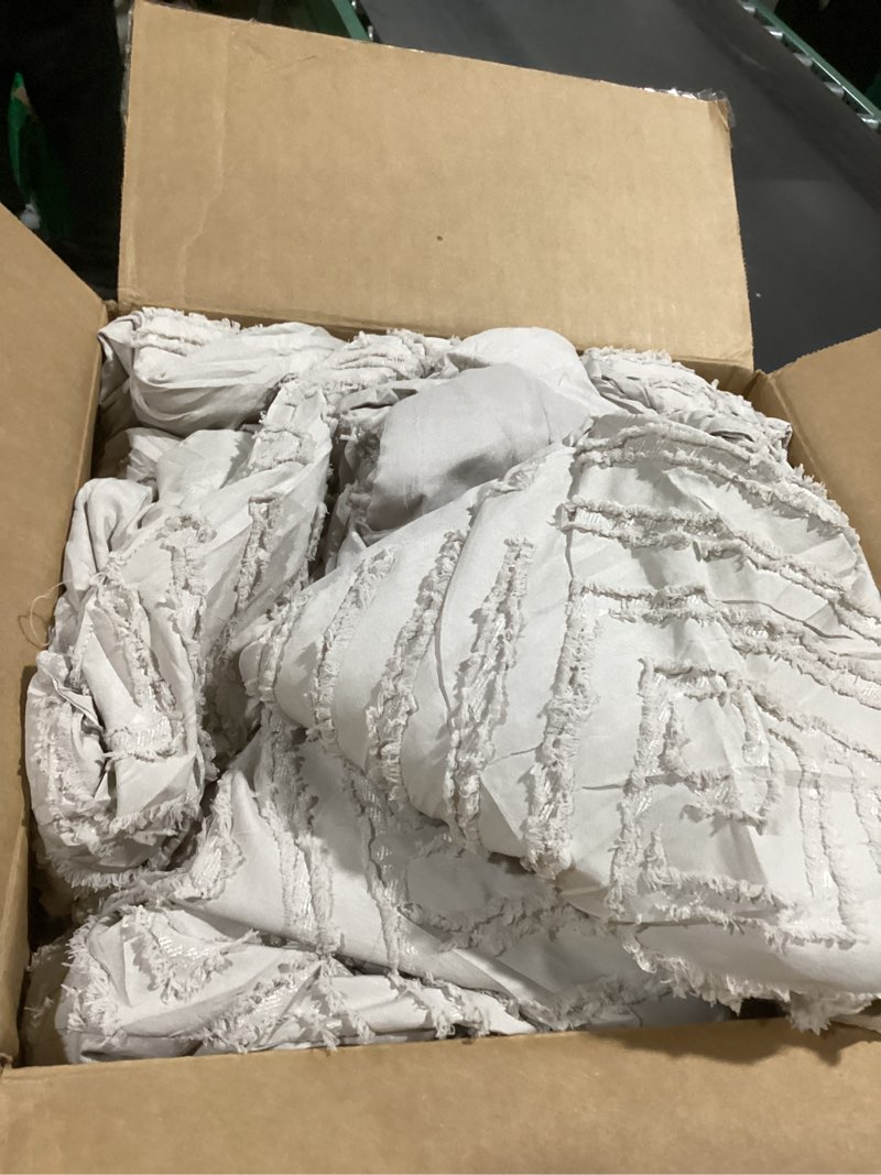 Condition photo showing Good Condition for Andency Oatmeal King Size Comforter Set, 3 Pieces Boho Bedding Set & Collections, Farmhouse Tufted Fluffy Bedding Comforter Sets for All Seasons (1 Comforter 104x90In, 2 Pillowcases) 08 - Oatmeal King (104"x90")