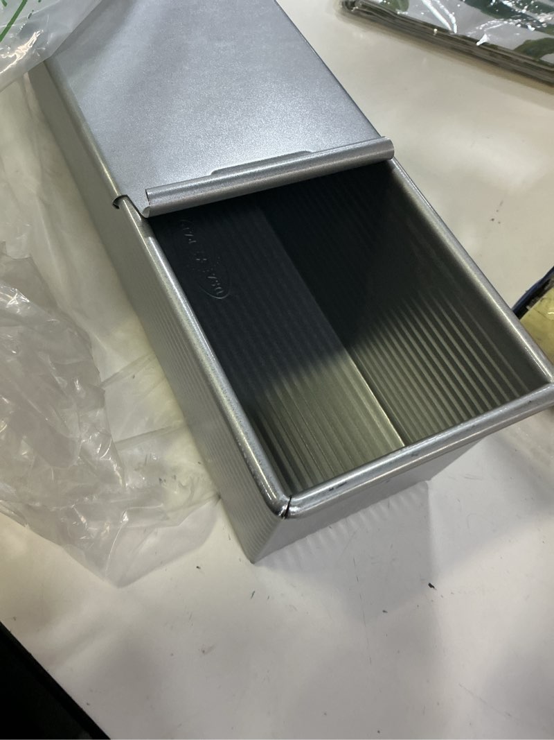 Condition photo showing Good Condition for usa pan bakeware pullman loaf pan with cover, 13 x 4 inch, nonstick & quick release coating, made in the usa from aluminized steel with lid 13 x 4