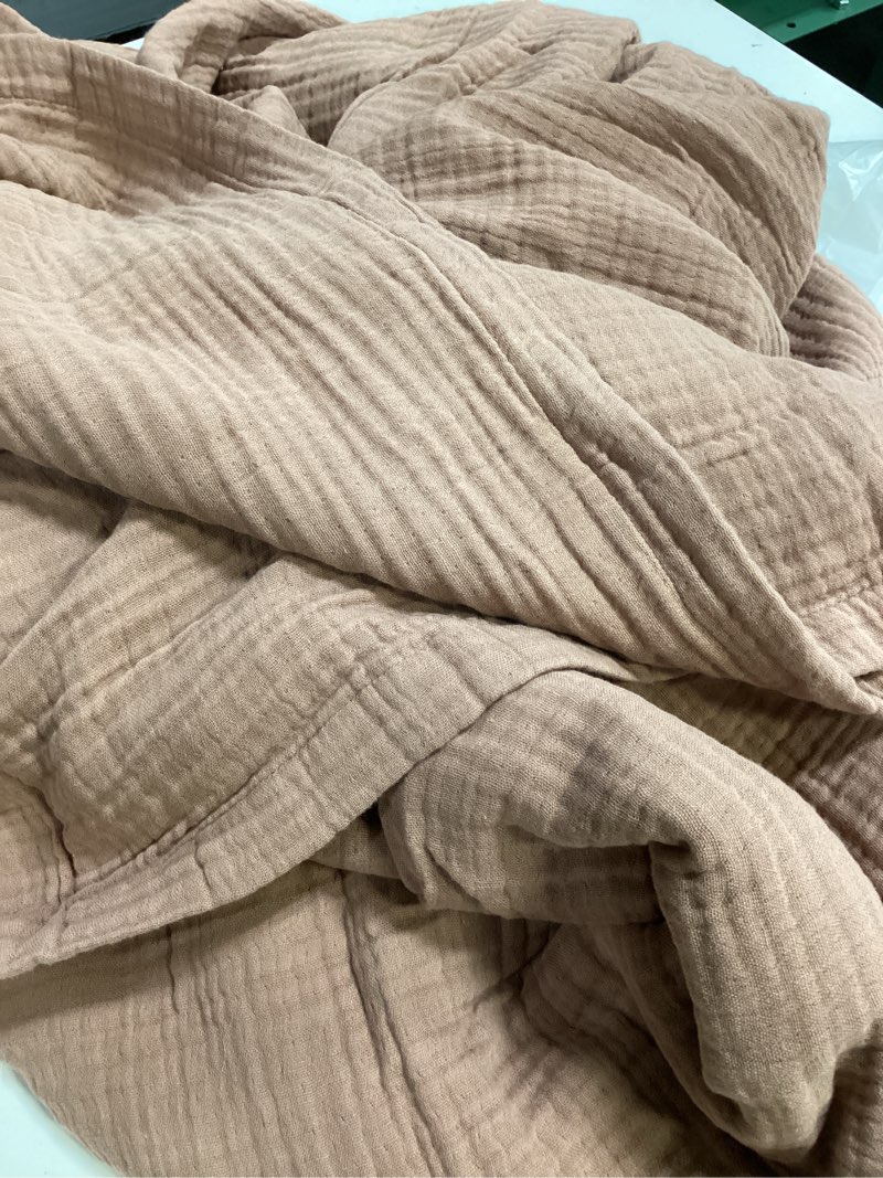 Condition photo showing Good Condition for organic cotton gauze blanket clay king