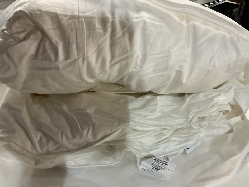 Condition photo showing Good Condition for premium down alternative comforter, king/cal king, white