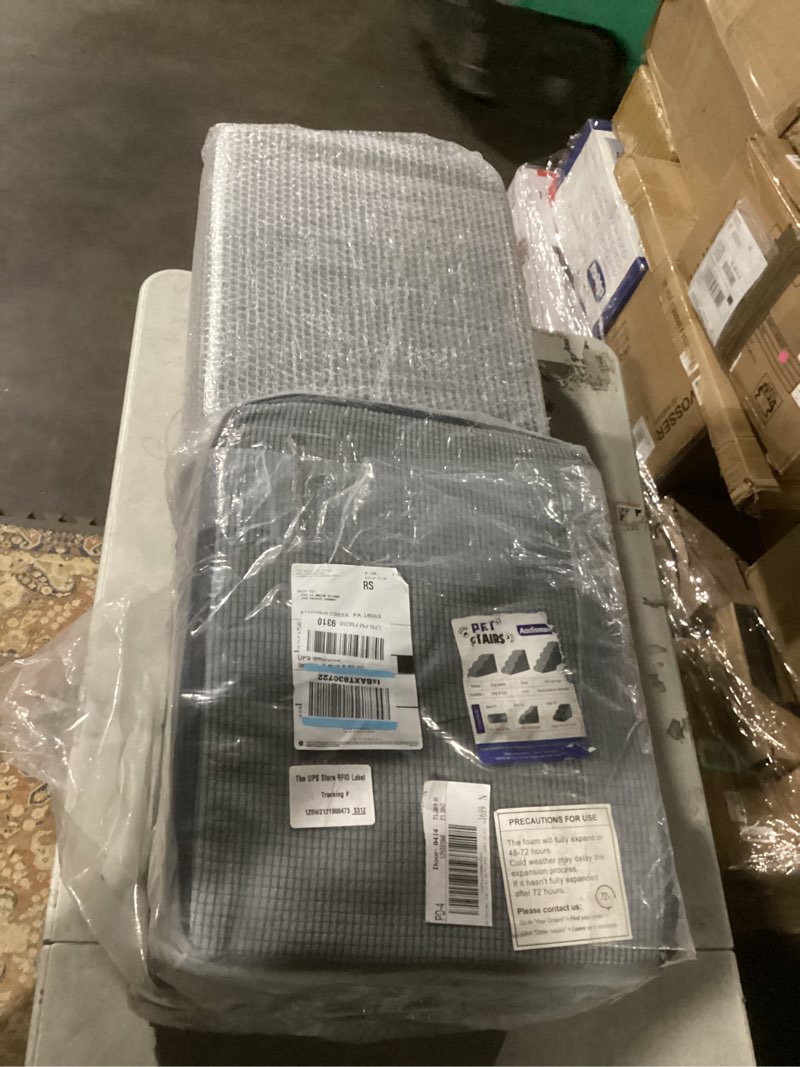 Condition photo showing Good Condition for Heeyoo Dog Stairs for Small Dogs,5-Step Dog Steps for High Bed and Couch, High-Density Foam Pet Steps with Supporting Board, Non-Slip Removable Washable Cover, Grey 5 Steps Fleece-Grey