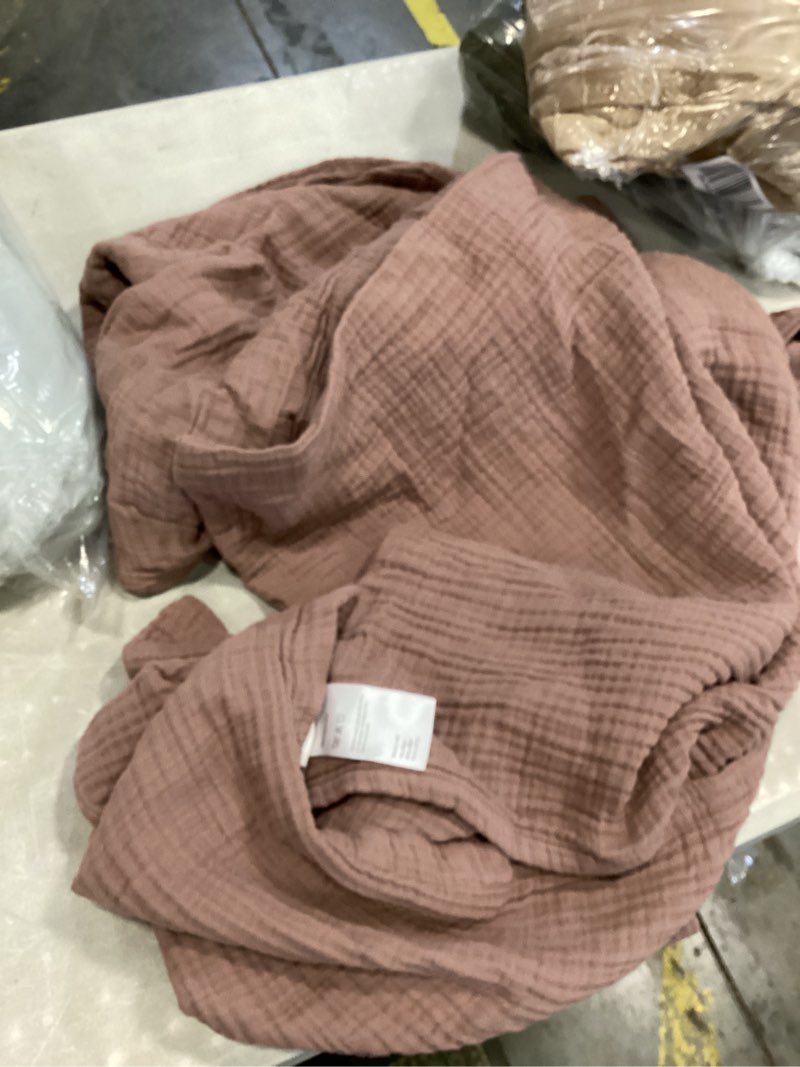 Condition photo showing As Is for quince organic cotton gauze sham set mulberry king