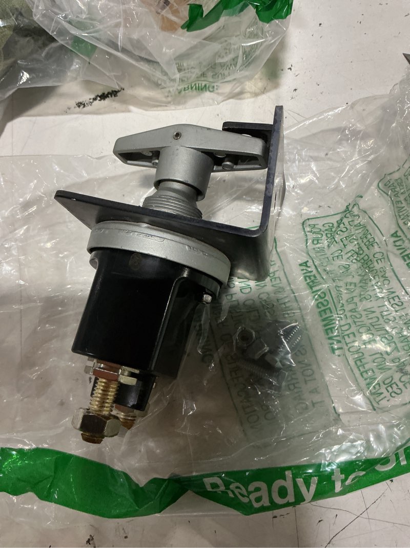 Condition photo showing As Is for freightliner disconnect switch - frv fr1044