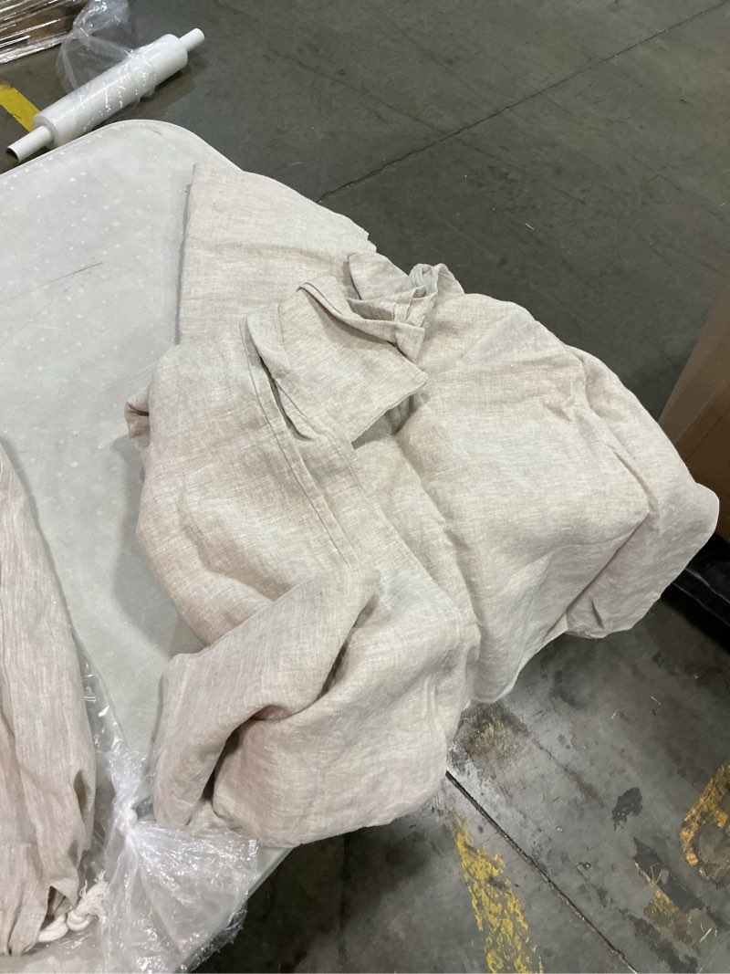 Condition photo showing As Is for european linen chambray fitted sheet set(only 1 pcs)