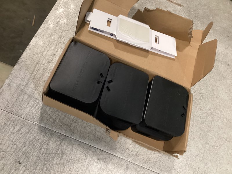 Condition photo showing New/Like New for mouse stations with keys 6 pack, keyless design and key required mouse stations, mice stations, keeps children and pets safe indoor & outdoor, blac