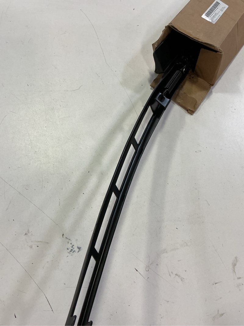 Condition photo showing Good Condition for X AUTOHAUX Front Right Passenger Side Windshield Wiper Arm 4l1955408B1P9 for Audi Q7 2007-2016 4L1955408B Windscreen Wiper Arm