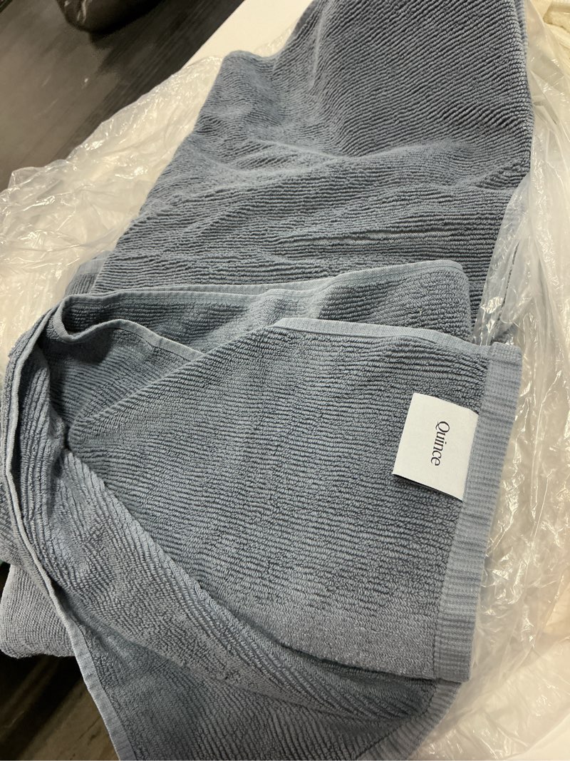 Condition photo showing Good Condition for turkish ribbed quick dry bath towel (set of 2)