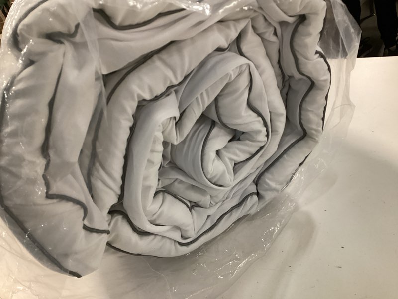 Condition photo showing Good Condition for Mattress Topper Queen,Extra Thick Mattress Pad Cover for Back Pain,Cooling Mattress Protector with 8-21 Inch Deep Pocket,Overfilled Down Alternative Filling White Queen