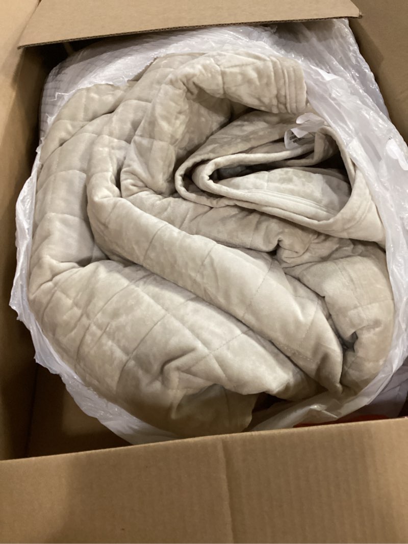 Condition photo showing Good Condition for recyco luxury velvet quilt set full queen size bedding sets, ultra soft velvet comforter set, lightweight channel box stitch oversized bedspread coverlet for all season, with 2 shams, beige full/queen (88" x 92") beige