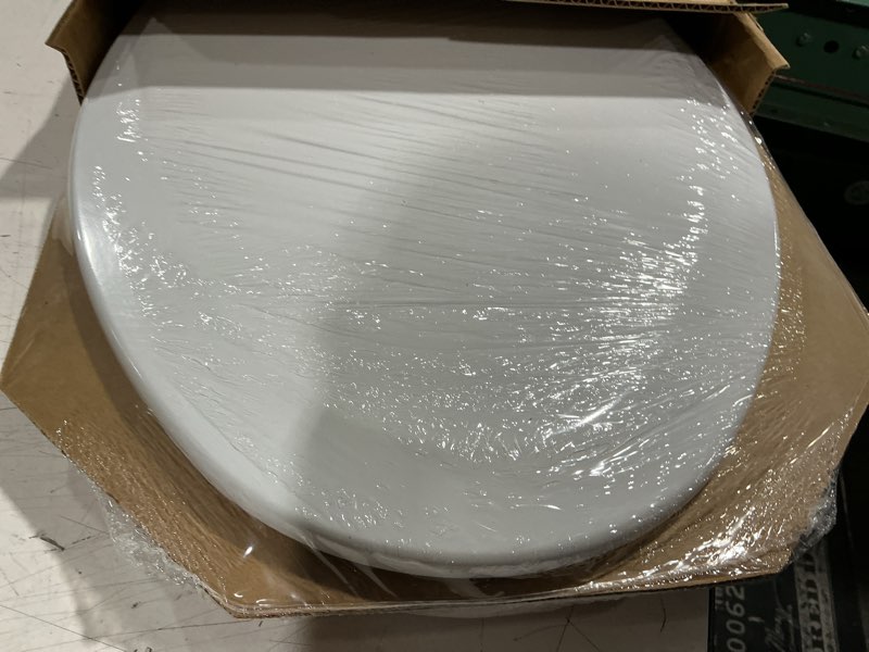Condition photo showing Good Condition for bemis 1500ec 390 lift-off wood elongated toilet seat, cotton white (pack of 1) elongated basic