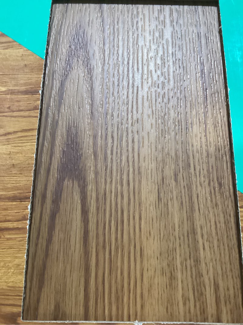 Condition photo showing Good Condition for STAINMASTER PetProtect Honeycomb 20-mil x 7-in W x 48-in L Waterproof Luxury Vinyl Plank Flooring