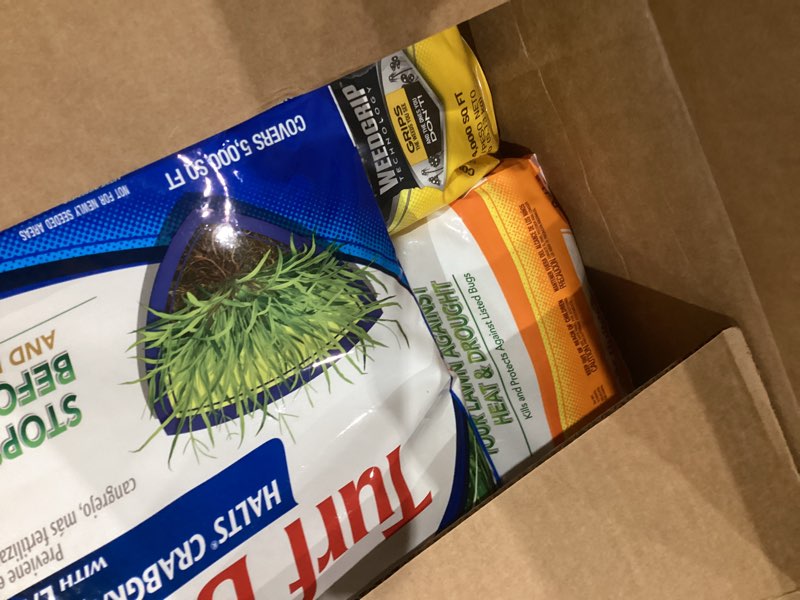 Condition photo showing New/Like New for Scotts Turf Builder 4-Bag Bundle for Small Lawns with Halts Crabgrass Preventer, Weed & Feed5, SummerGuard and WinterGuard 4 Step Small Yard