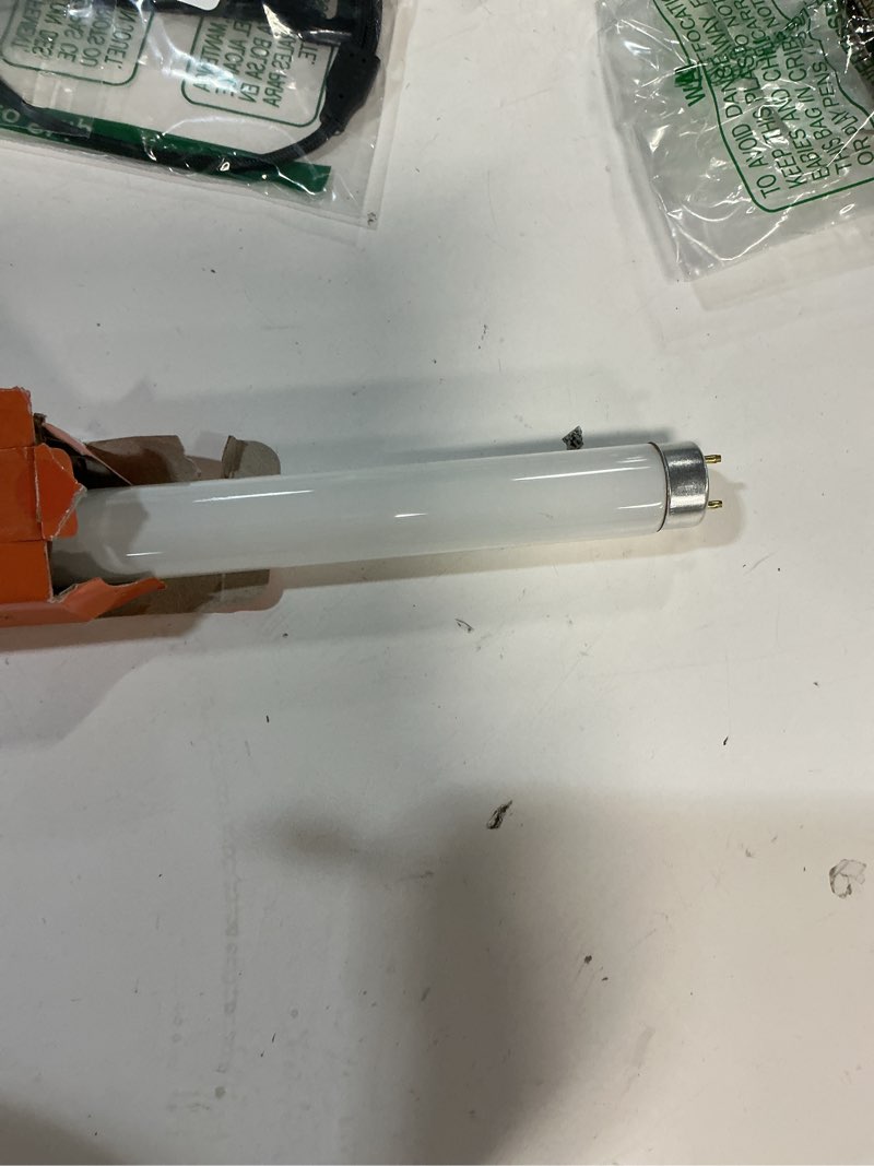 Condition photo showing Good Condition for Zilla Reptile Pet Habitat Lighting UVB Fluorescent Desert T8 Light Bulb, 15 Watt 18" - 15 Watt Desert
