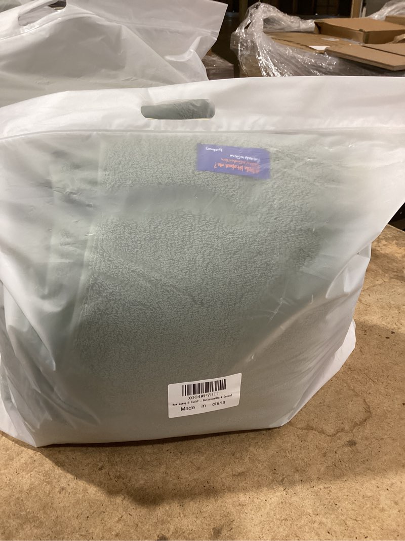 Condition photo showing New/Like New for 6 pack premium bath towels set,2 bath towels, 2 hand towels, 2 washcloths,100% cotton extra absorbent silk hemming towels for bathroom (dark green)