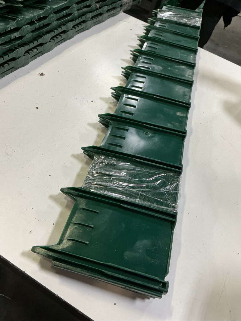 Condition photo showing Good Condition for (3pcs)greenscapes 3-ft x 6-in green plastic landscape edging section