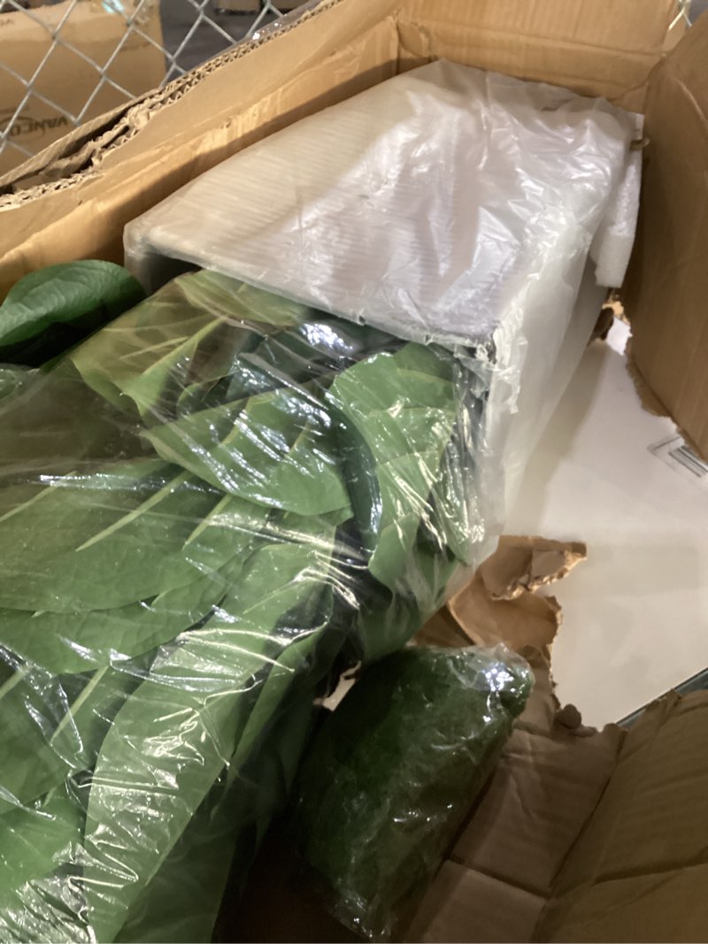 Condition photo showing Good Condition for Artificial tree house decor