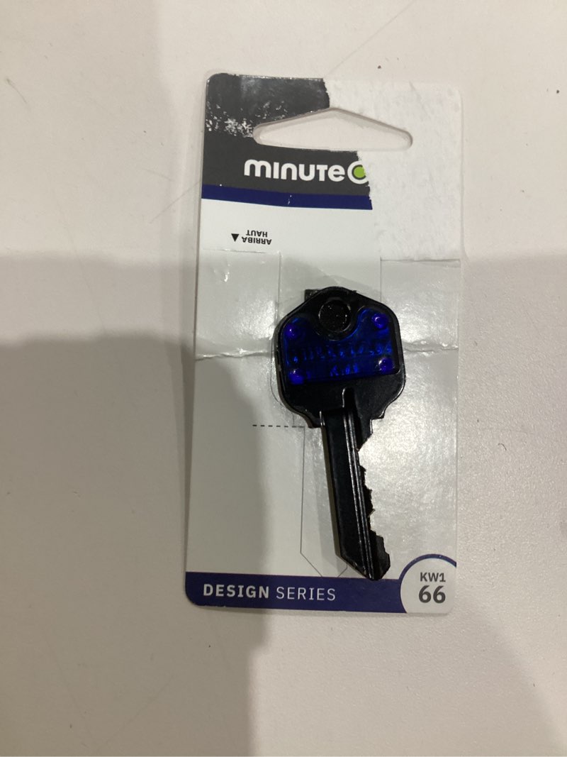 Condition photo showing New/Like New for minute key blue #66 kw1 brass house/entry key blank