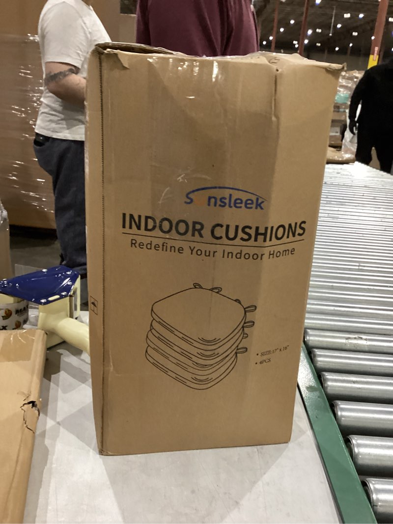 Condition photo showing New/Like New for Chair Cushions for Dining Chairs, D-Shaped Seat Cushions with Removable Washable Cover and Ties, Chair Pads for Kitchen, Indoor Dining Room, Patio Chairs, 17'' x 16'', Set of 4, Beige Beige 4 Count(Pack of 1)