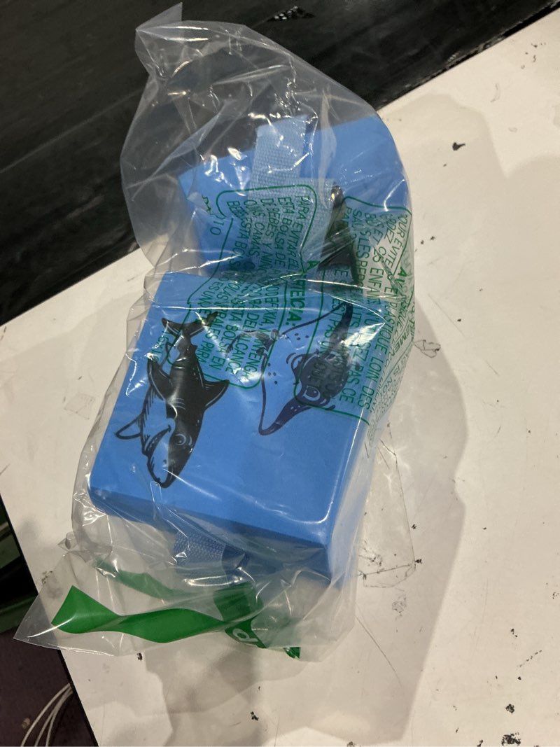 Condition photo showing Good Condition for Untitled Item