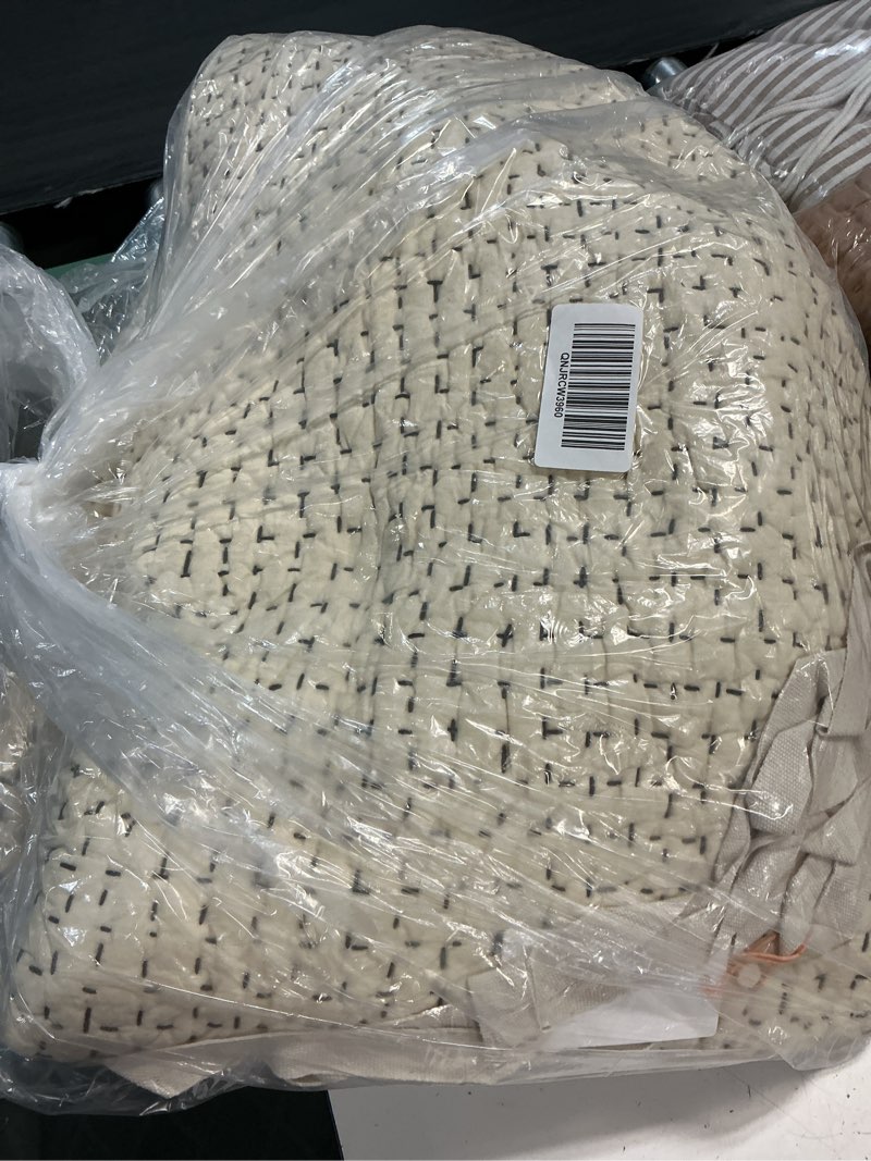 Condition photo showing Good Condition for organic cotton hand stitched quilt, king/cal king, undyed