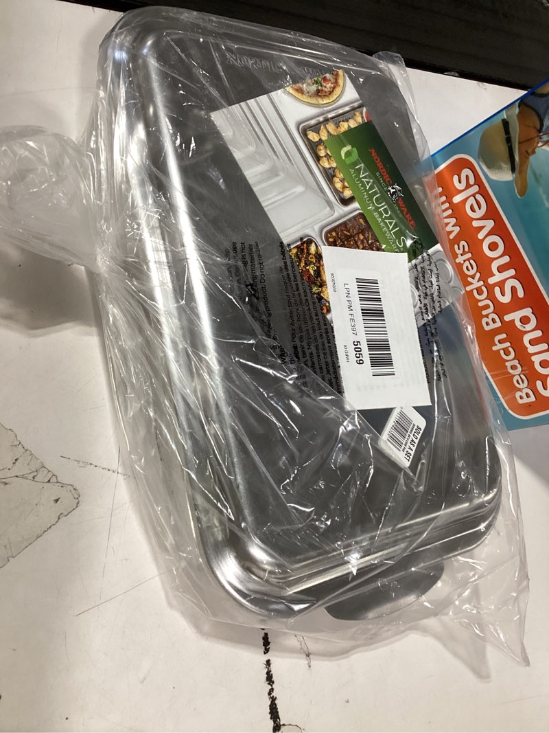 Condition photo showing Good Condition for Nordic Ware Classic Metal 9x13 Covered Cake Pan 9" x 13"