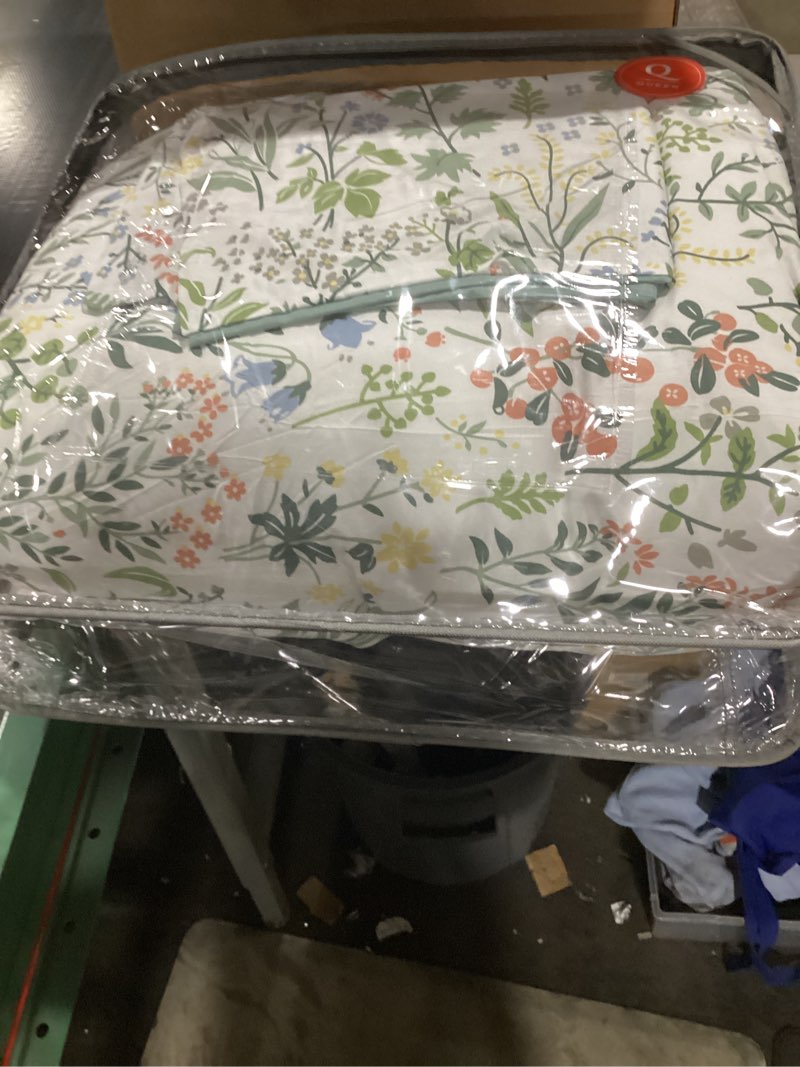 Queen comforter flowers