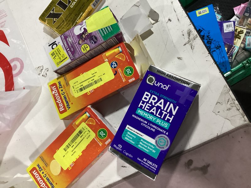 Condition photo showing Good Condition for assorted medicine