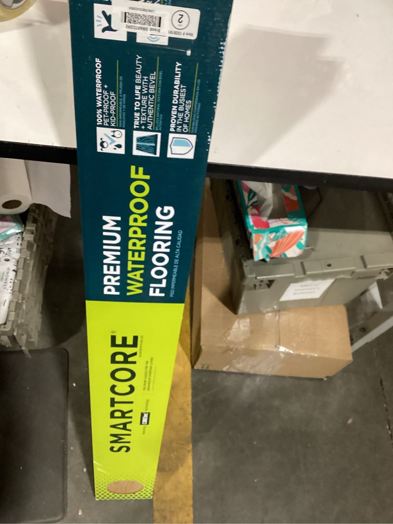 Condition photo showing Good Condition for smartcore lanier hickory 5-in wide x 6-1/2-mm thick waterproof interlocking luxury vinyl plank flooring (18.35-sq ft)