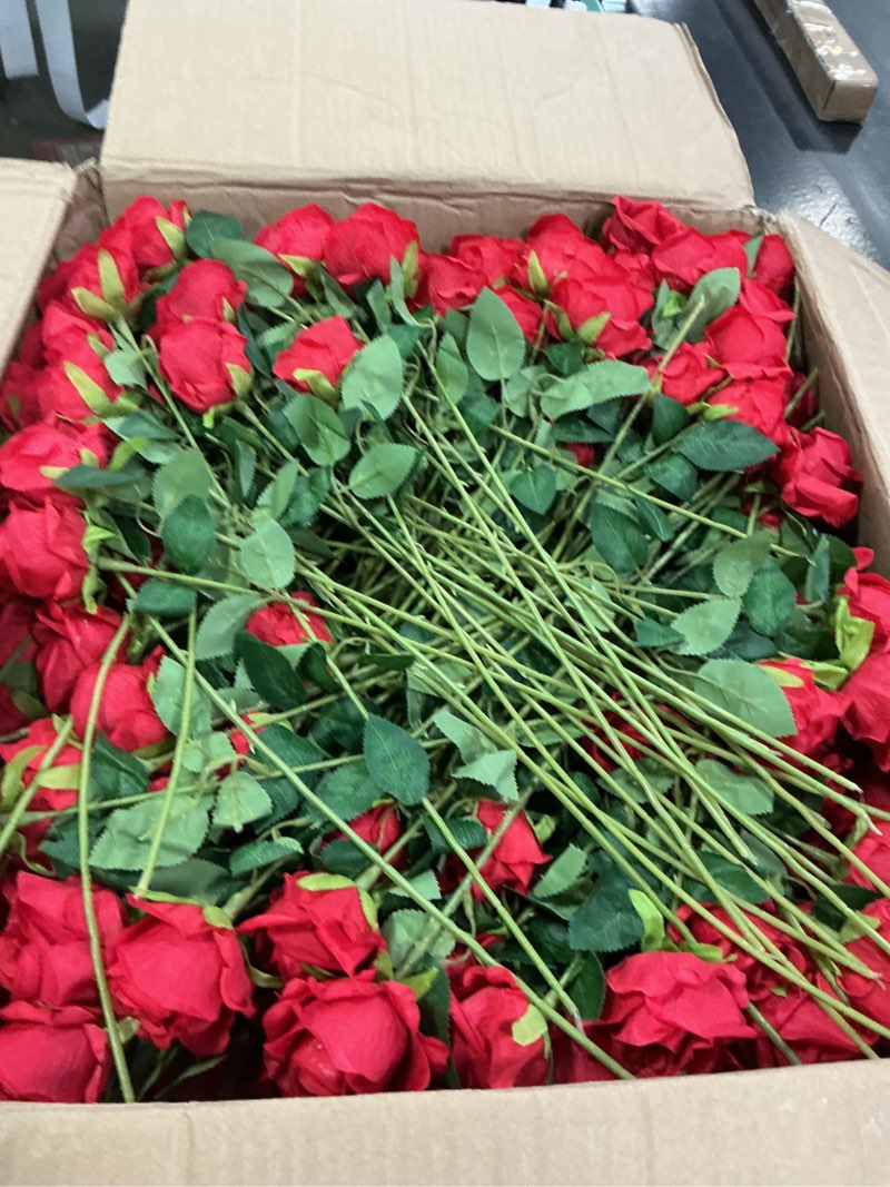 Condition photo showing New/Like New for Riceshoot 500 Pcs Artificial Silk Roses Flowers with Long Stem Bridal Wedding Bouquet Realistic Floral Bulks for Garden Home Party Gifts Favor Decoration(Red)