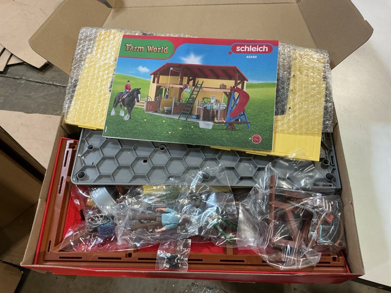 Condition photo showing Good Condition for schleich horse stable horse stable playset classic edition