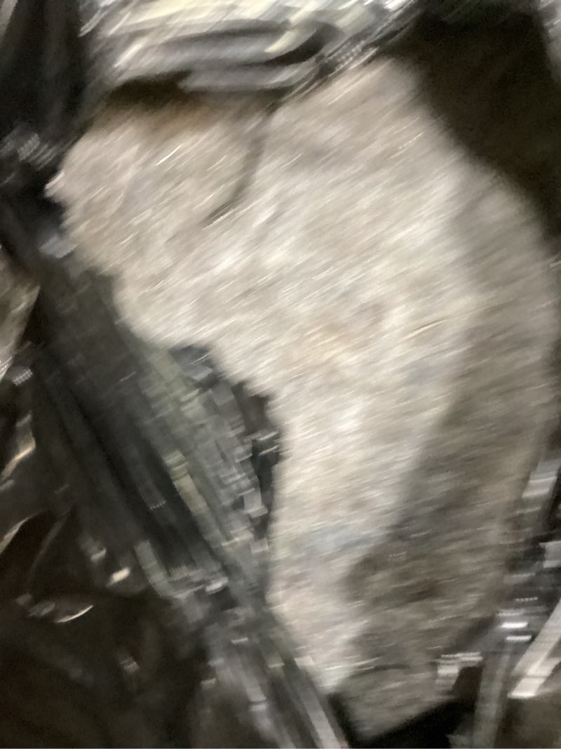 https://lotting-media.assets.bidfta.com/lotting_779270ec-cfa4-4468-96c9-e9762cfd38c2