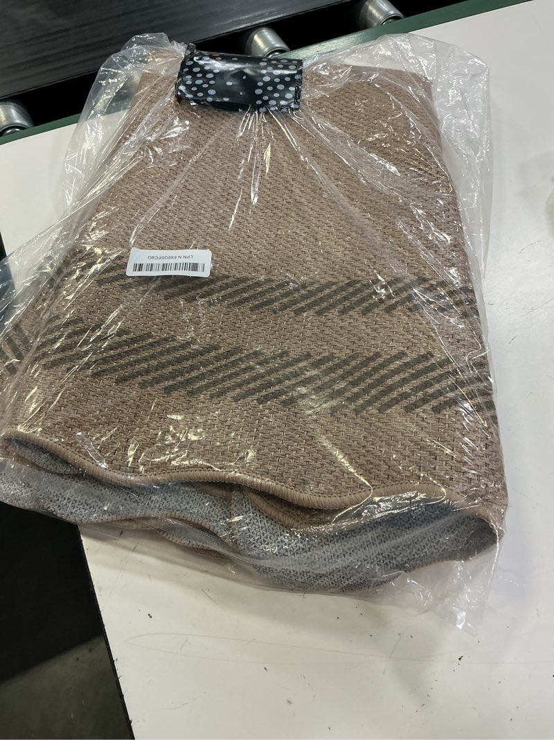 Condition photo showing Good Condition for livebox scalloped easy jute 3x5 outdoor rug, washable non-slip geometric tan rugs for entryway, indoor outdoor farmhouse rug modern carpet door mat area rug for patio bedroom living room kitchen porch 3‘ x 5’ tan/border 2